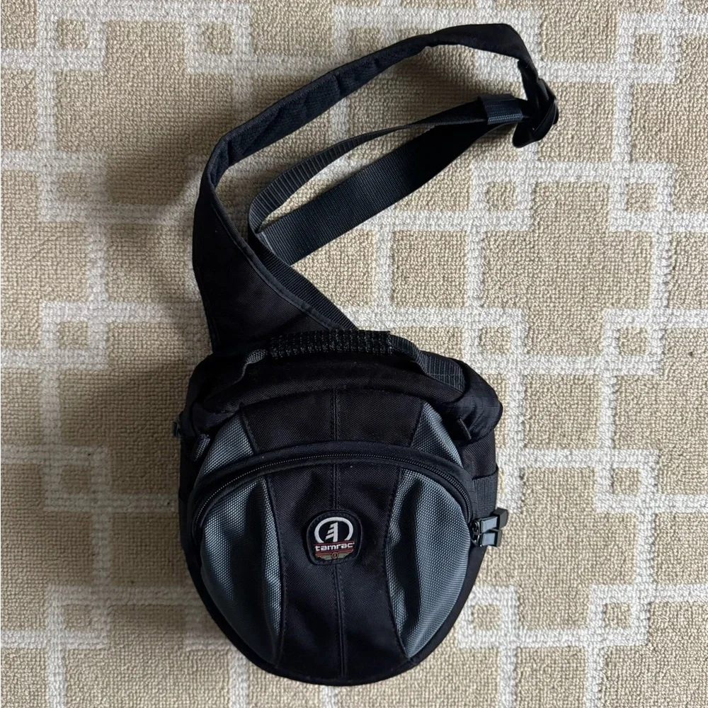 Tamrac Camera Shoulder Bag Black Padded Crossbody DSLR Travel Case